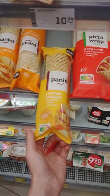 Panini z serem cheddar Żabka